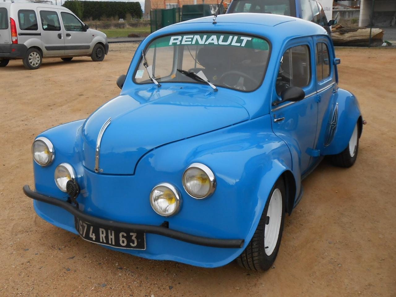 Renault 4 CV proto de Manuel
